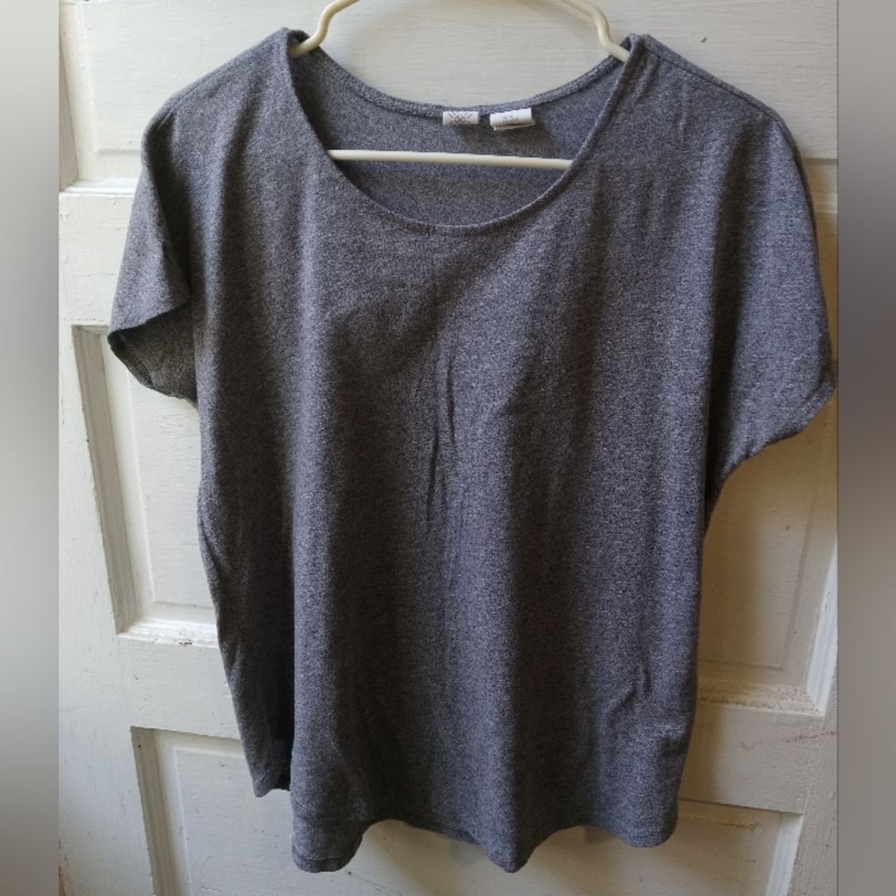 Comfiest of comfy lady's t-shirt. Size M. Poly, cotton & modal.